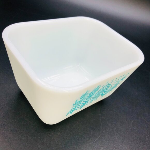 Vintage PYREX Turquoise Amish Butterprint Fridgie 501 with Lid -1.5cup - Picture 7 of 13